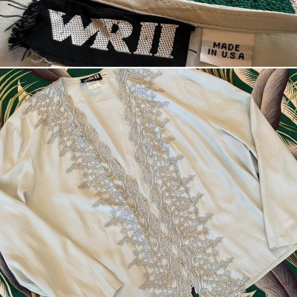 vtg 80s light gray ROSE LACE embroidered open cardigan robe / coverup! V on back